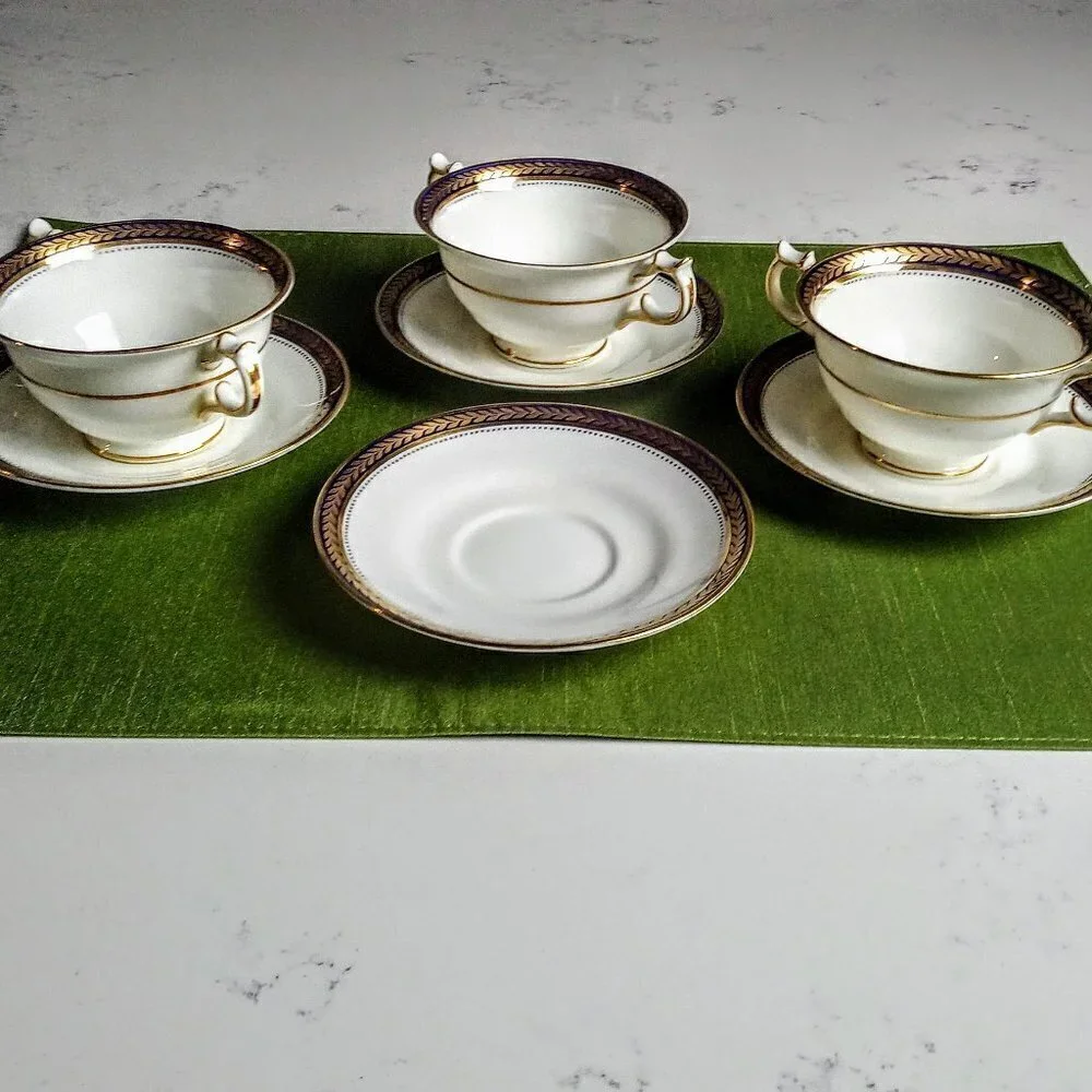 George Jones Fine China Bouillon Bowls & Saucers
